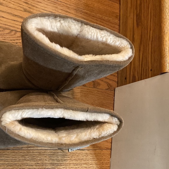 Women’s Bearpaw boots - Picture 7 of 7